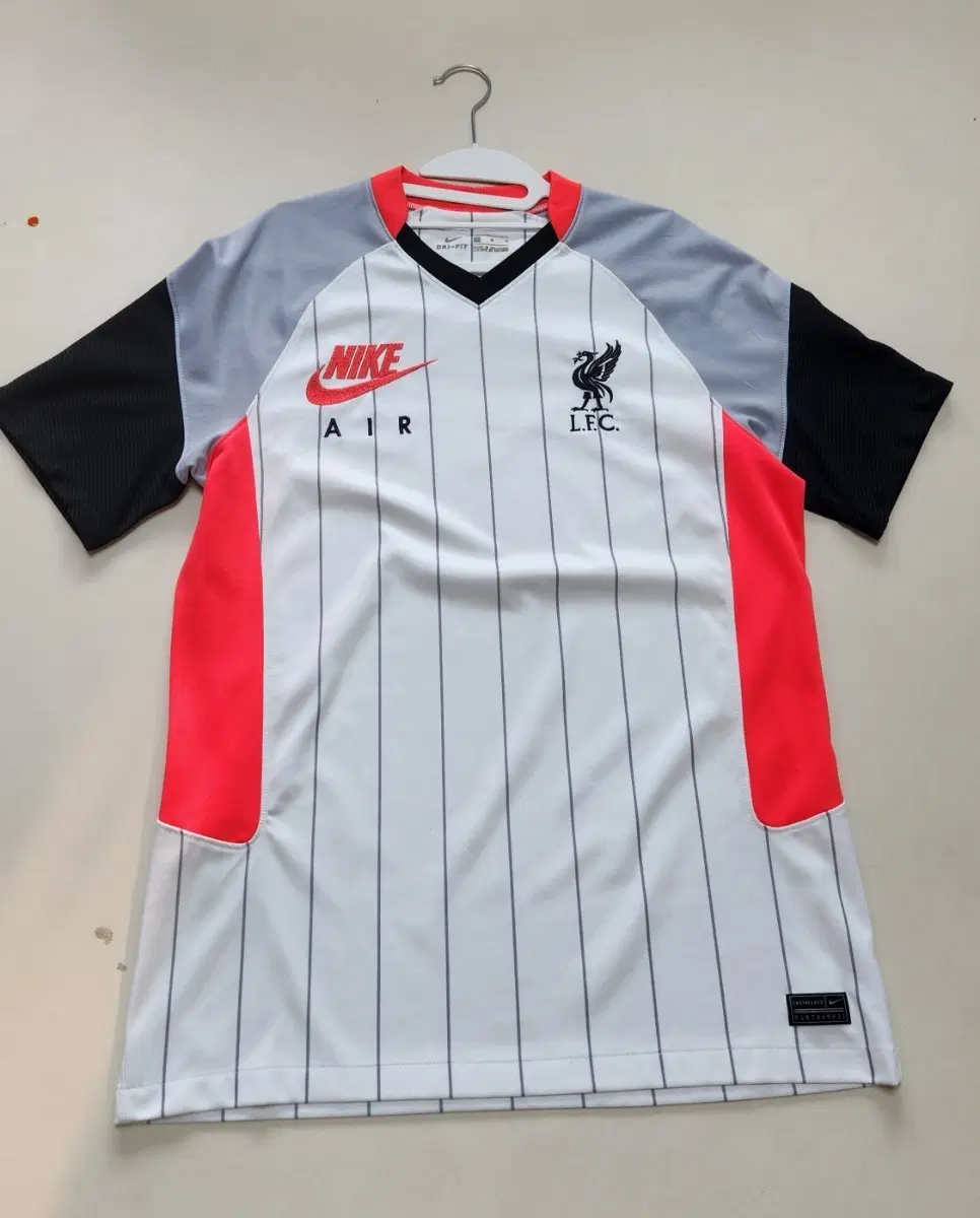 나이키 리버풀 FC 져지 M사이즈 유니폼