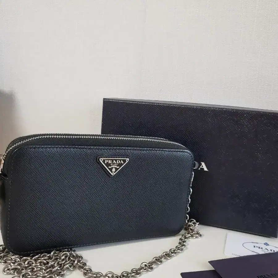 프라다 사피아노 체인 숄더백 블랙