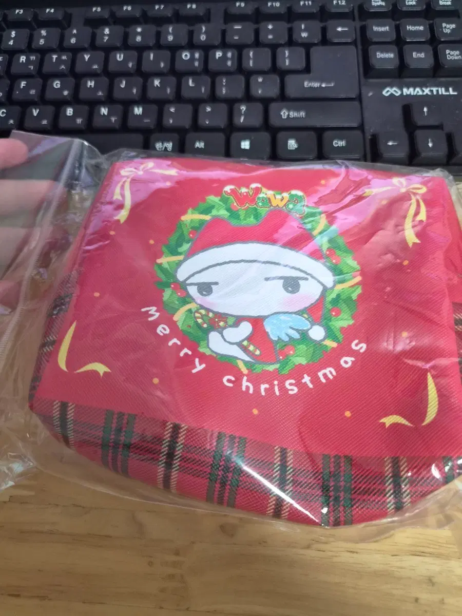 와와일공구 크리스마스 파우치 판매합니다!