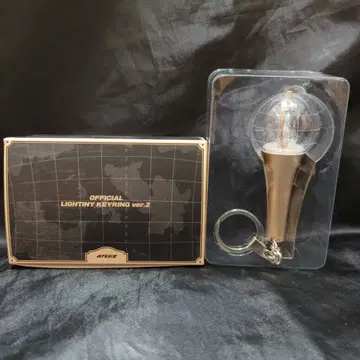 ATEEZ 2022THE FELLOWSHIP:BREAK THE WALL LIGHTINY KEYRING ver.2