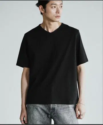 WYM LIDNM V넥 티셔츠 블랙