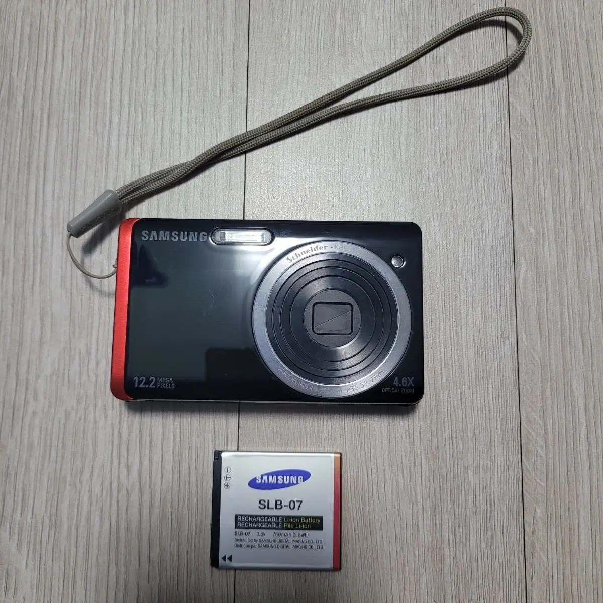 삼성 VLUU ST550 디지털카메라 ccd먼지 액정 파손품