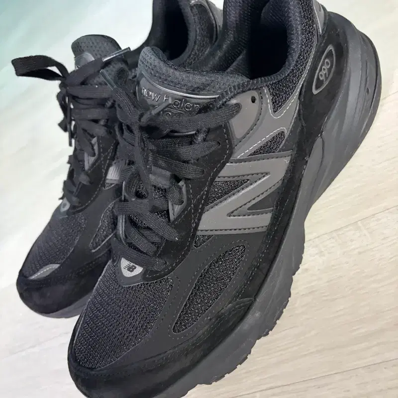 뉴발란스 990v6 트리플블랙 270mm
