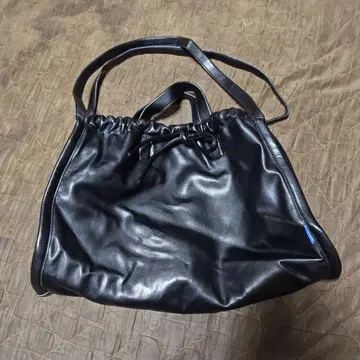 투모로우랜드 HVISK 블랙 토트백