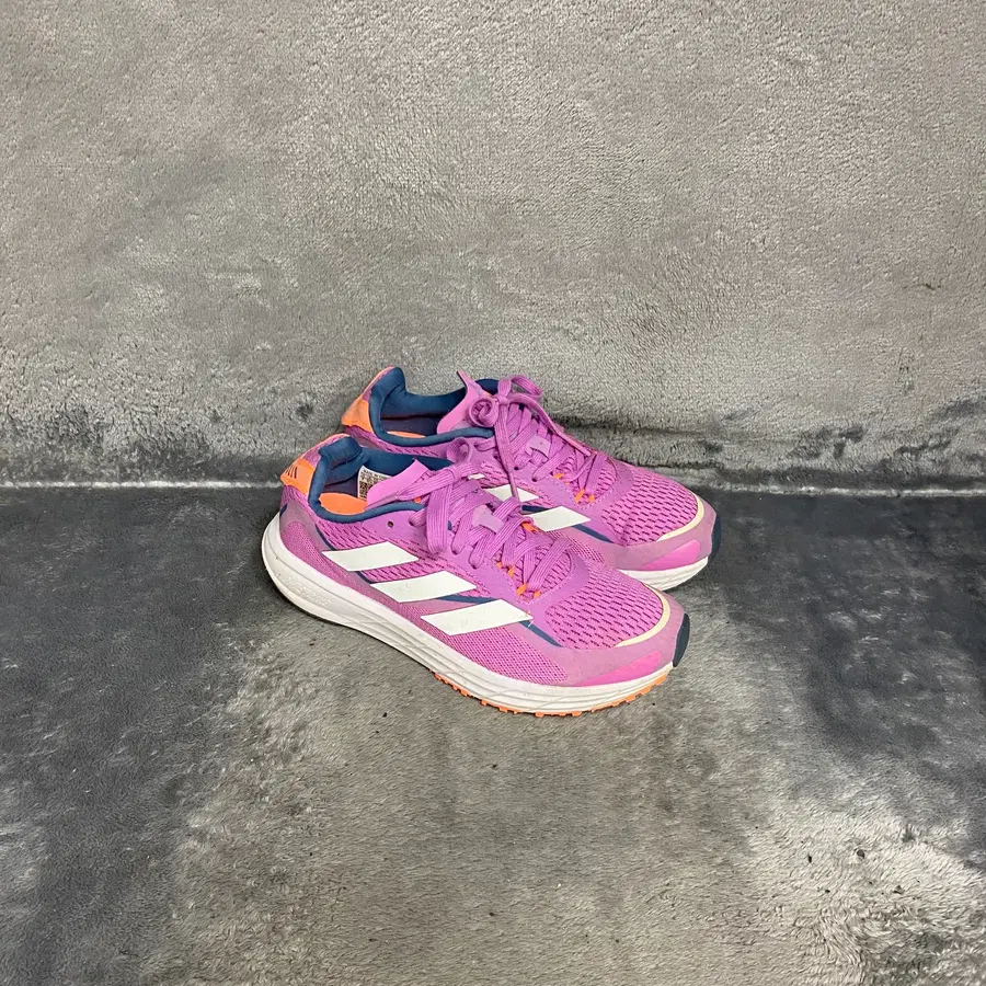 아디다스 러닝화 240