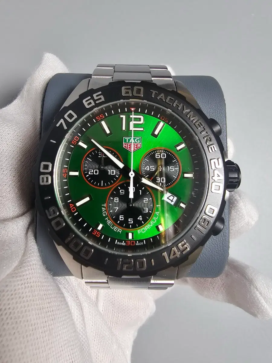 태그호이어 신형 포뮬러 1 크로노그래프 쿼츠 그린 43mm 메탈 시계 CAZ101AP