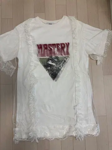 jouetieMASTERY 그래픽 레이스 T셔츠 화이트