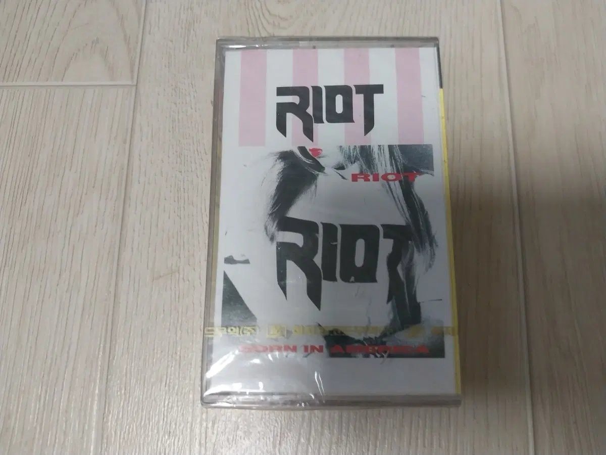 RIOT 미개봉 카세트 테이프 BORN IN ARCADIA