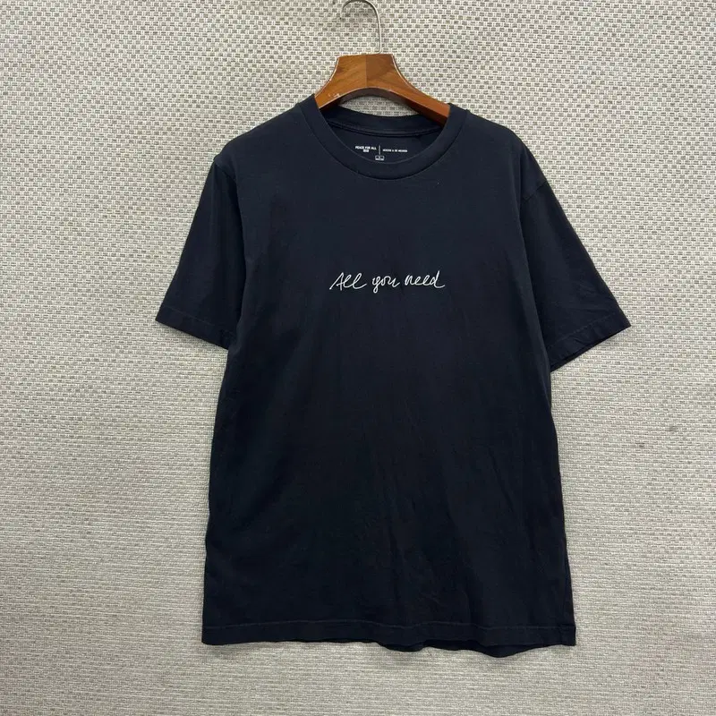 유니클로 반팔티 L H01210