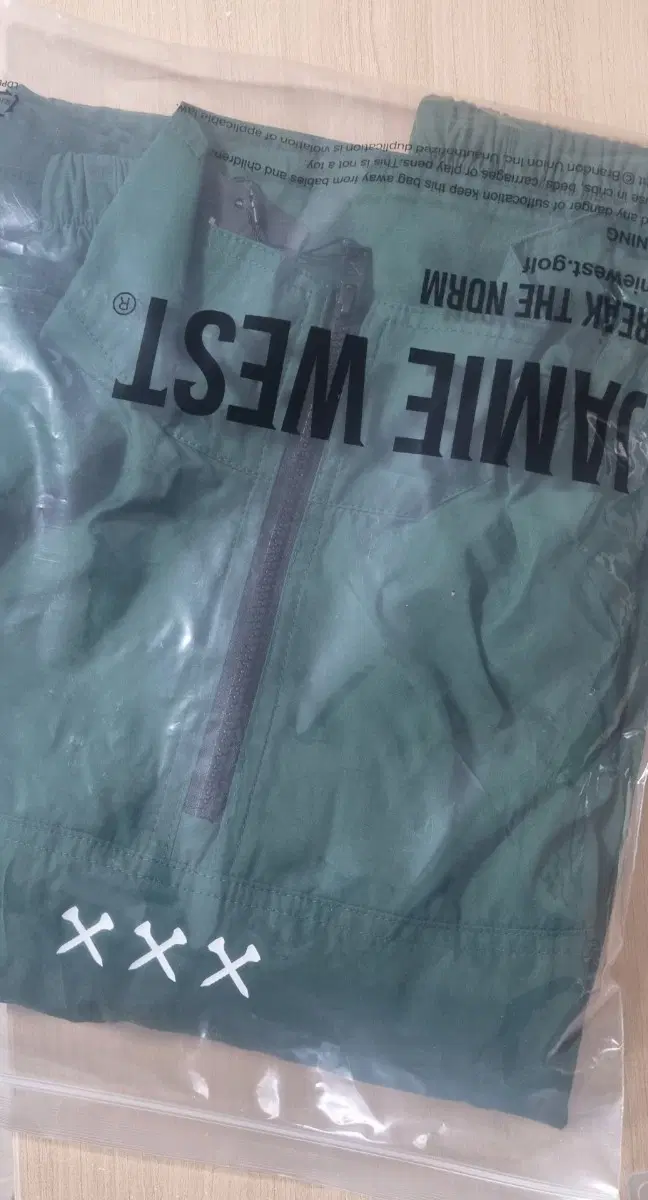 (새상품)제이미웨스트 디태쳐블 하프집업 아노락