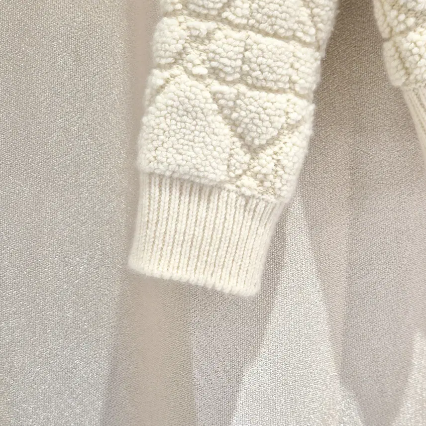 디올 (36)디올 울 캐시미어 블렌드 까나쥬 가디건 에크루 사진 5