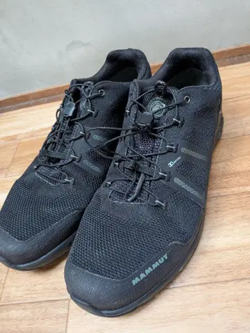 MAMMUT 스니커즈 블랙 아웃도어 등산 거리 스트릿