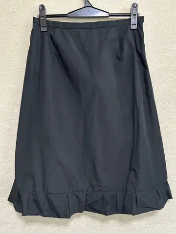 YUKI TORII 사이즈 40 밑단 프릴 블랙 미디 스커트 7597