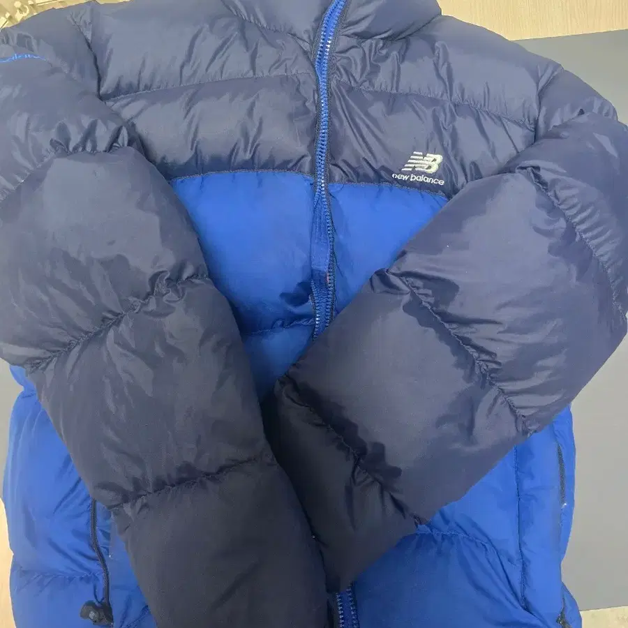 뉴발란스 구스다운 +800 블루 a급 숏패딩 판매합니다