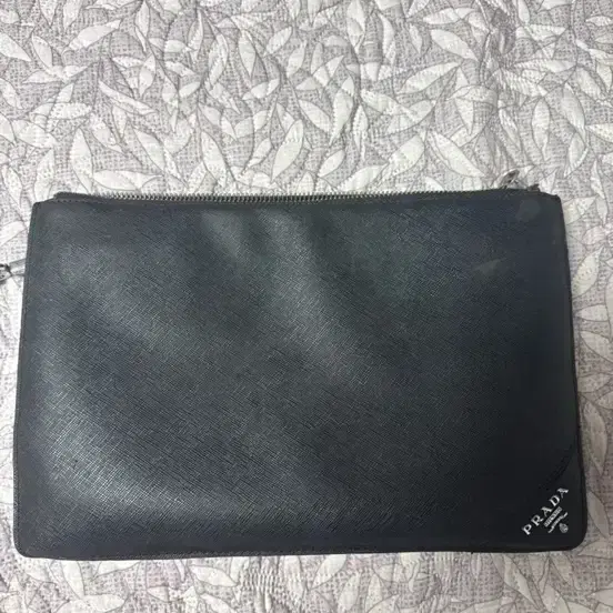프라다 사피아노 클러치 블랙