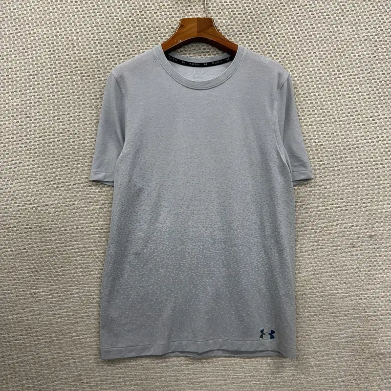 언더아머 반팔티 M H01212