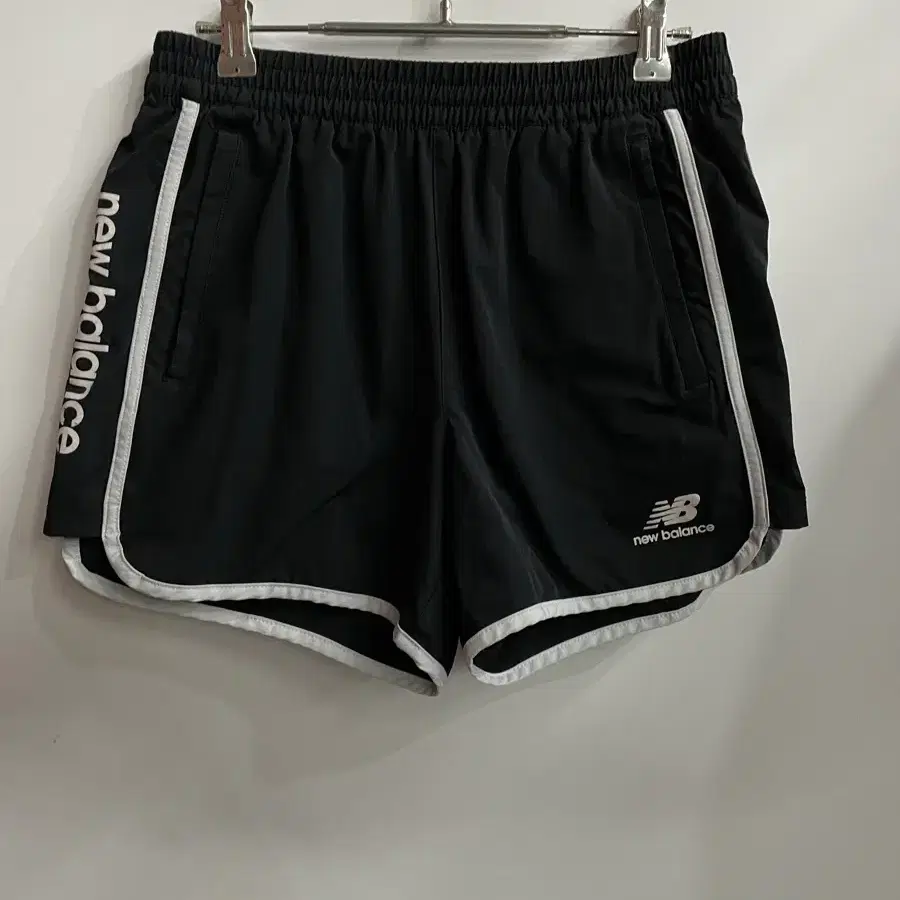 M] 뉴발란스(New Balance) 파이핑 로고 밴딩 숏팬츠 블랙 (75/M) 2.0