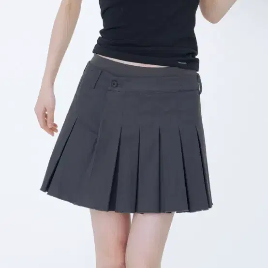 미세키서울 Ribbed layered pleats skirt CHARCOAL