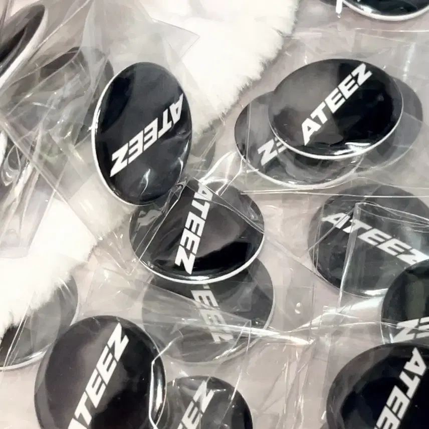 エイティズ ATEEZ ビゴングッドバッジ