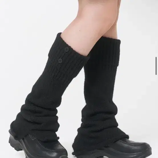 미세키서울 Button knit leg warmer BLACK