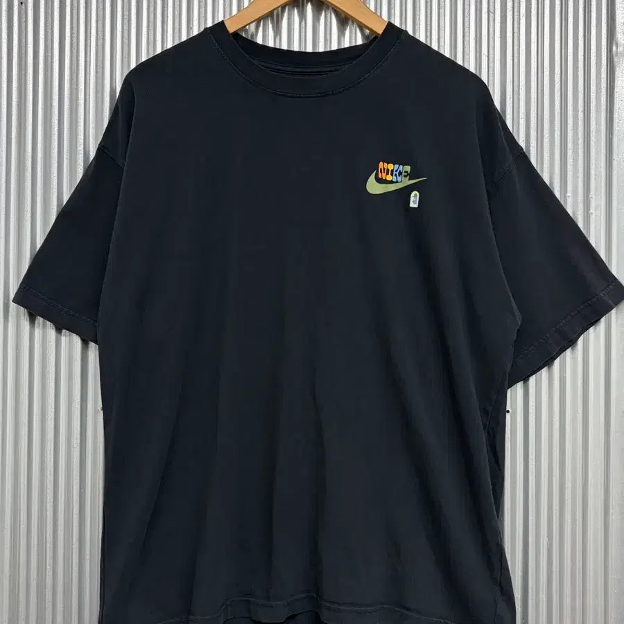 [XL] 나이키 NIKE 래디언트 솔 백프린트 루즈핏 반팔 티셔츠 2.5