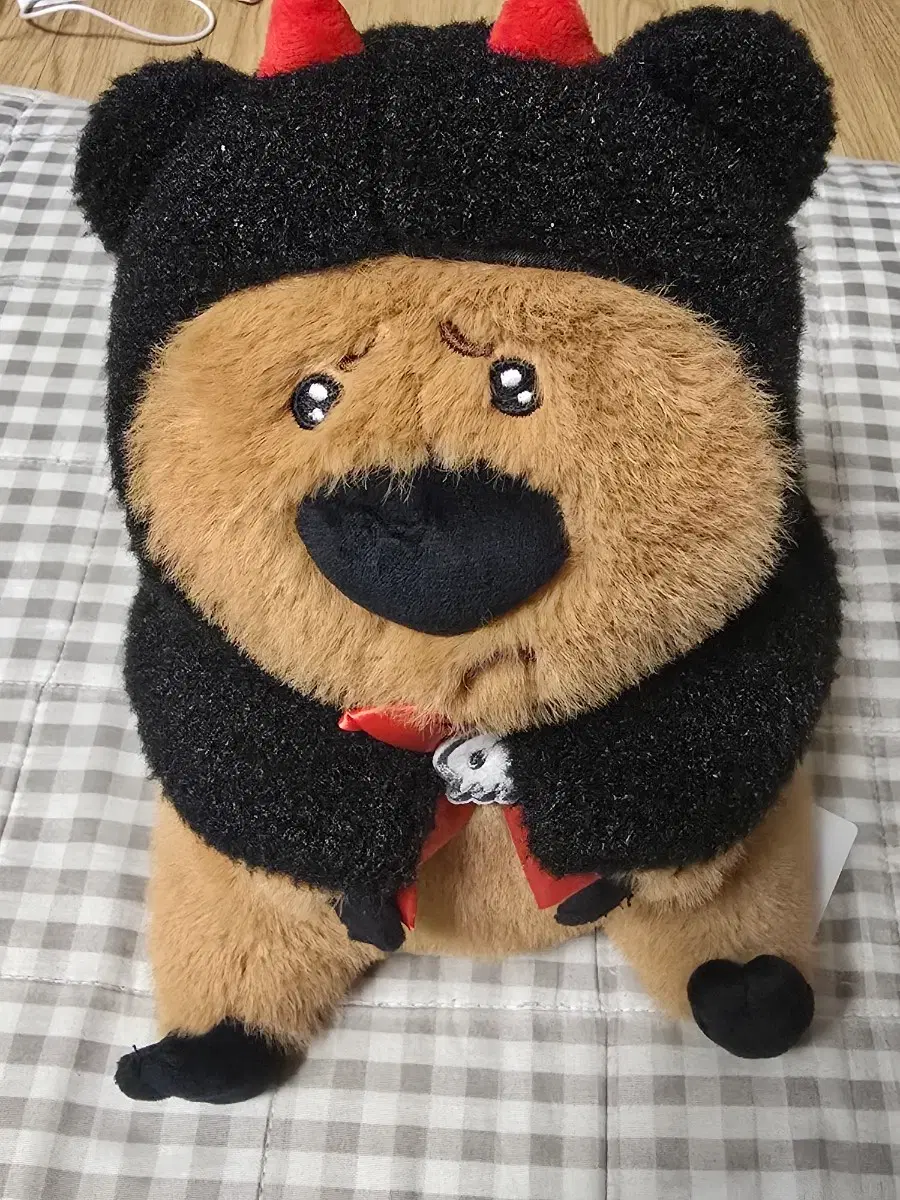 인형 앙증맞은 곰돌이 악마 인형