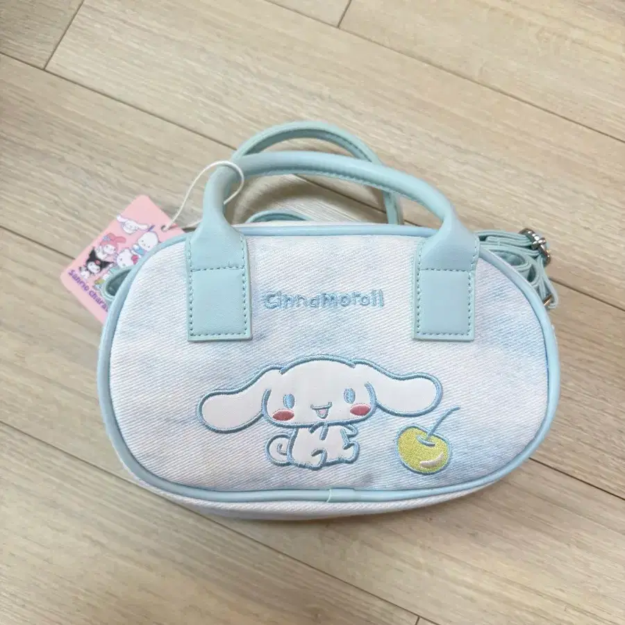 산리오 시나모롤 연청 데님 가방 크로스백