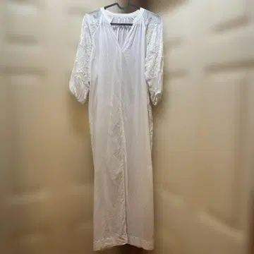 [ WEB 한정판 ] 인터넷 자수 레이스 원피스