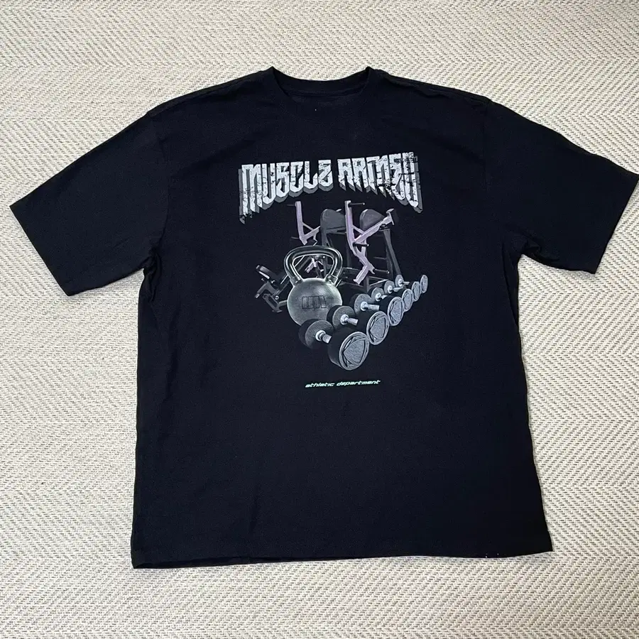 (XL) MUSCLE ARMED 블랙 운동 그래픽 반팔티