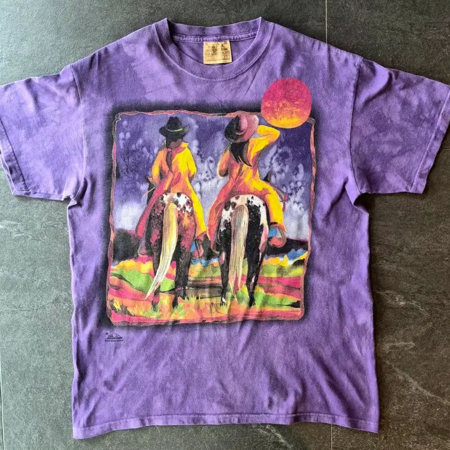 Vtg.The Mountain Art Graphic Tie-Dye T-Shirt (M)