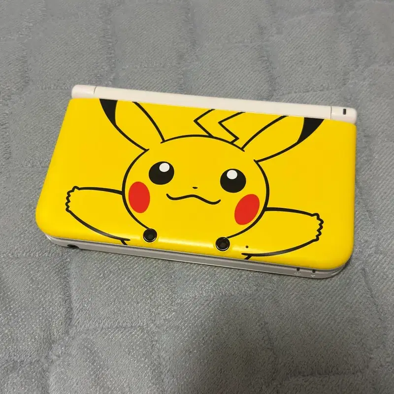 닌텐도 3ds xl 구큰다수 피카츄 에디션 한국 정발판