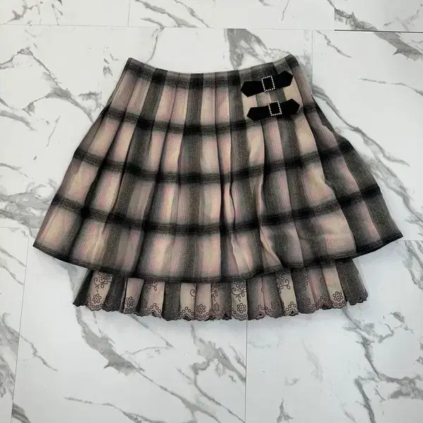 레니본 벨트 디테일 스커트