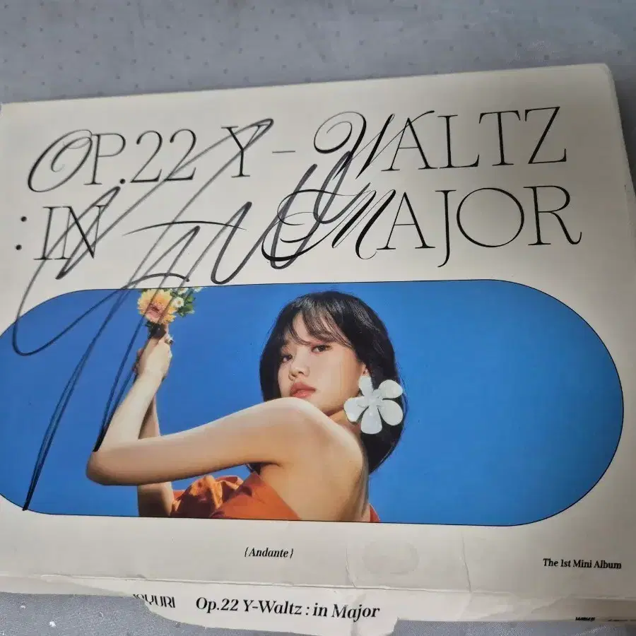 조유리 Op.22 Y-Waltz: in Major 사인반