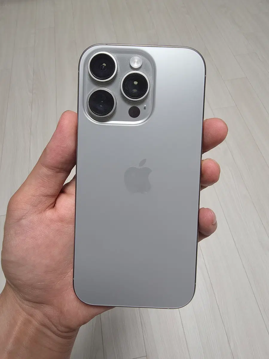 아이폰16pro 256GB SSS급 판매 합니다.(네추럴 티타늄)