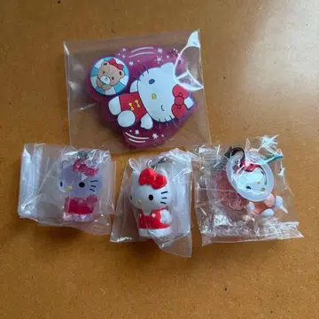 산리오 크리스탈 메지루시 액세서리 케로케로 파티 헬로키티