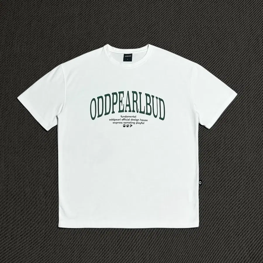 [L] Oddpearlbud 오드펄 화이트 레터링 반팔티