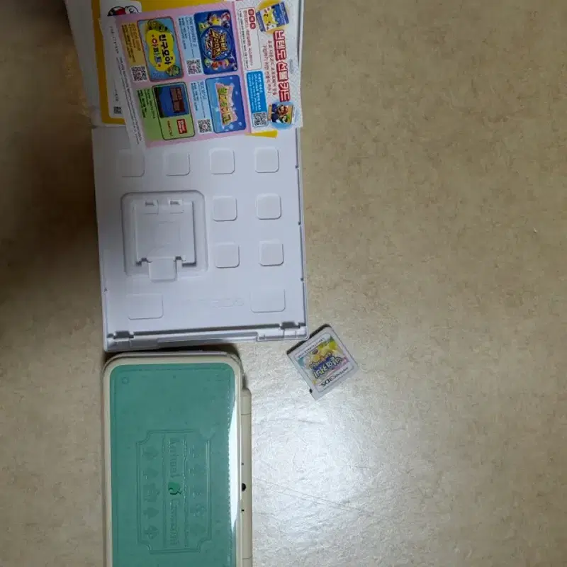 닌텐도 2ds 동물의숲 에디션+ 별의 커비 디럭스