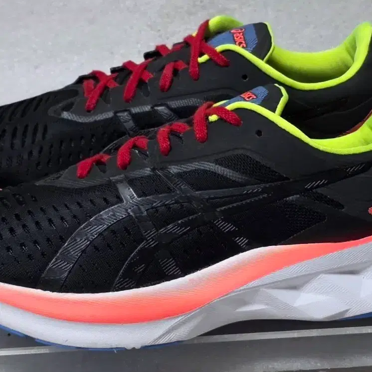 아식스 ASICS 노바블라스트 1세대 러닝화 남성용 280