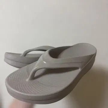OOFOS OOMEGA 플립플랍 그레이 W8