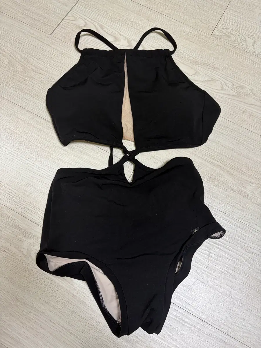 폴웨어팜 - 포리즈 모노키니