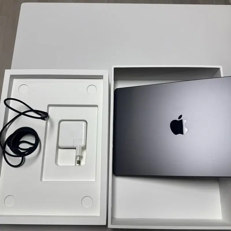 맥북프로 14인치 m3 pro 스페이스그레이
