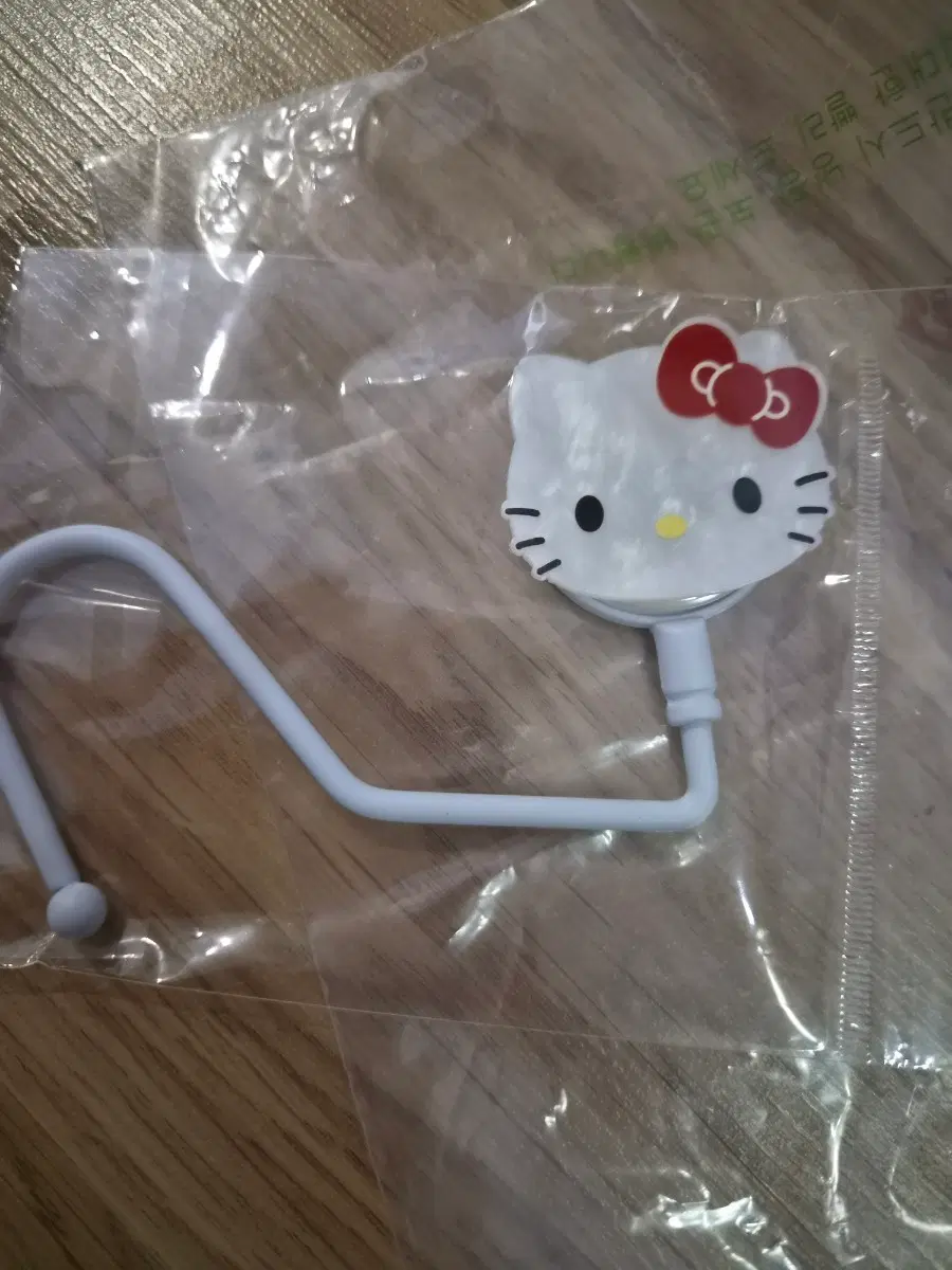 헬로키티 가방걸이
