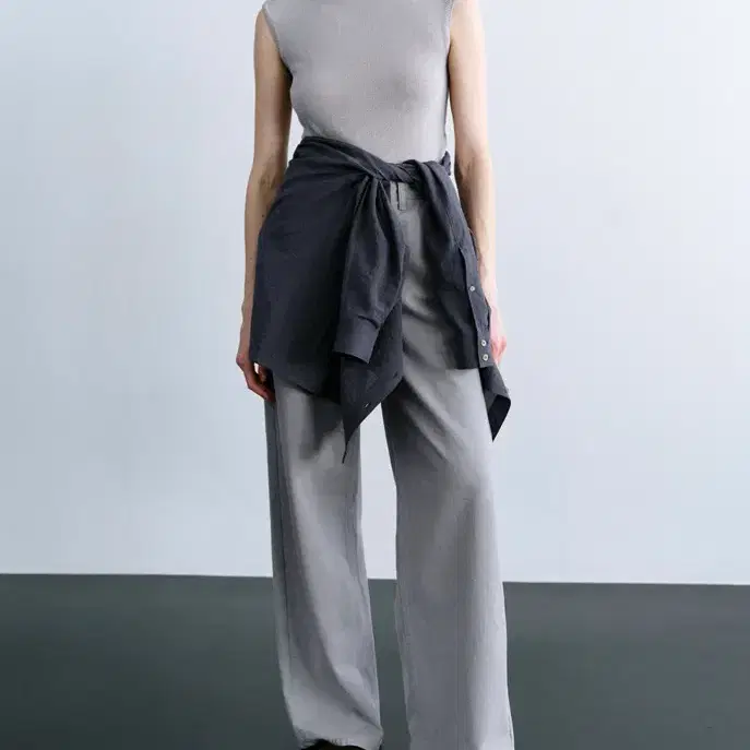 문달 Ines sleeveless in gray