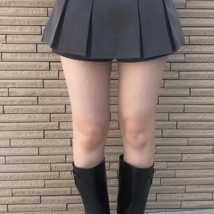 새상품) 애니원모어 르베 플리츠 미니 스커트 차콜 S