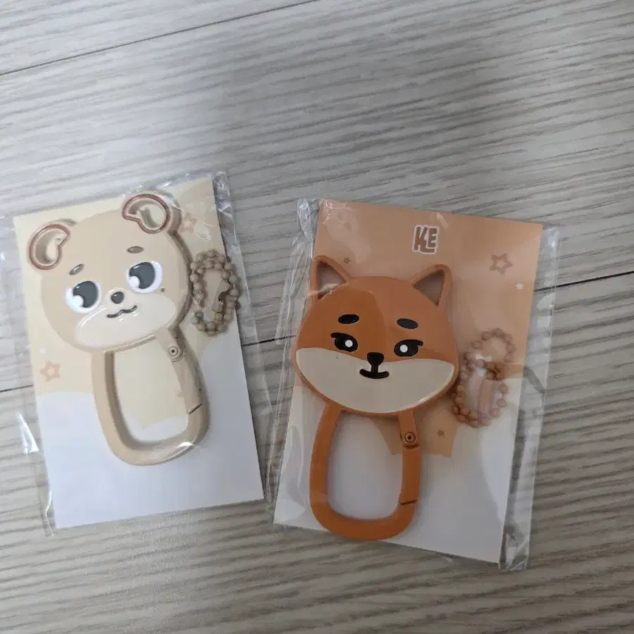 데이식스 메탈 카라비너 케, 돈