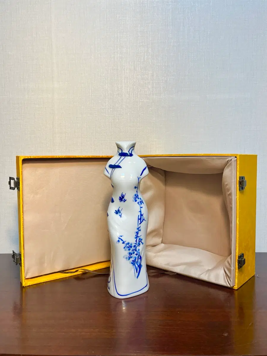 중국 도자기 화병) 치파오 백자 화병