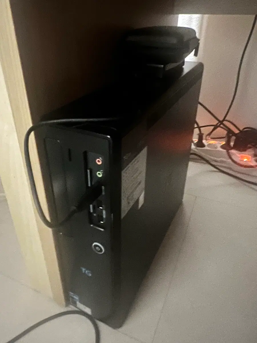 인텔 5-11500 (6코어 12스레드/최대 추파수 4.60 GHz /캐시 12MB CPU 마크 점수 17500점) 램 : 삼성 16GB