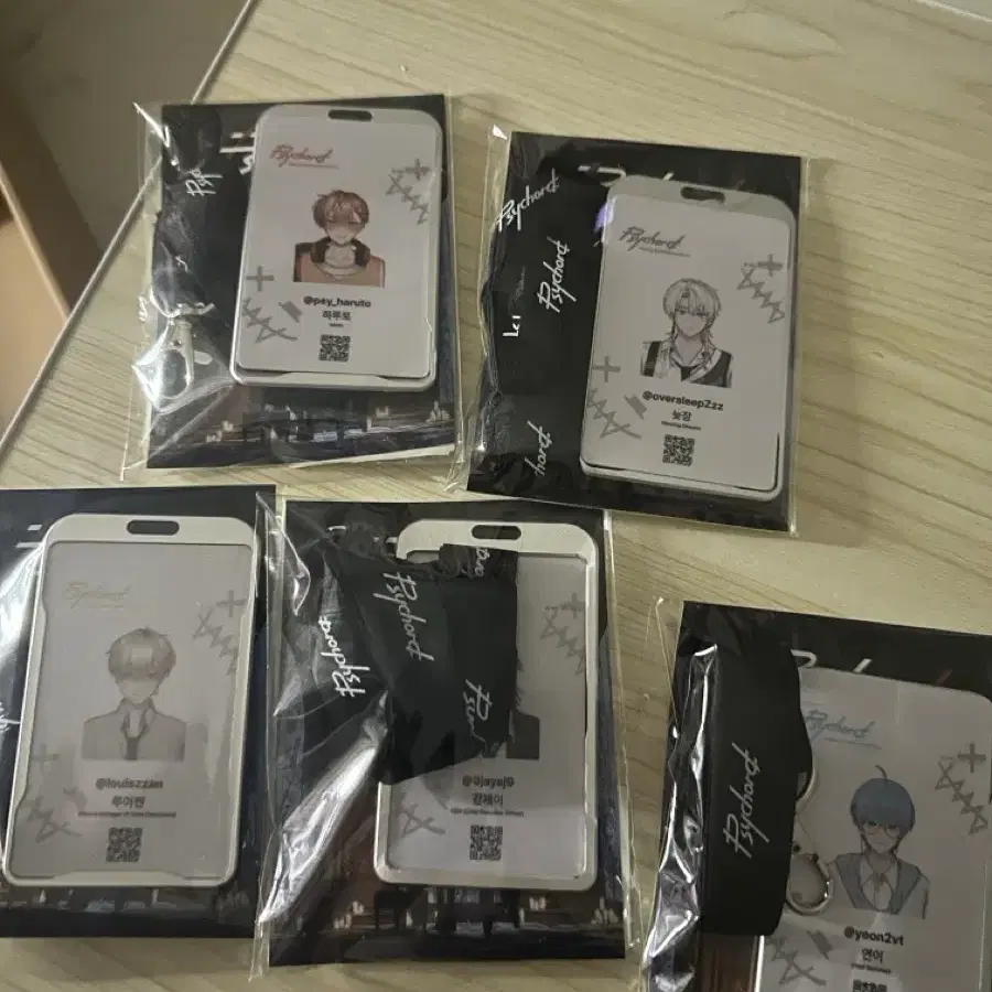 싸이코드 Decision 팝업 사원증