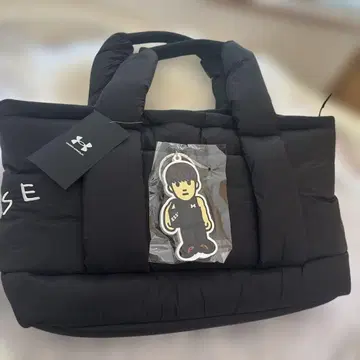UNDER ARMOUR x JESSE 콜라보레이션 토트백 키링