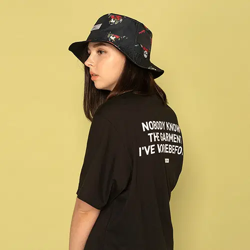 [새상품] 레이든 티셔츠 M사이즈 NOBODY KNOWS S/S TEE-BLACK